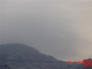 けいこかふぇ　京都市左京区　北白川の2月の雪の空